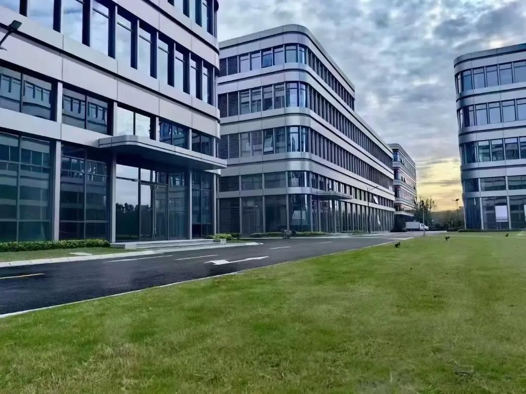 松江經(jīng)濟(jì)開發(fā)區(qū)獨(dú)幢廠房出售 優(yōu)質(zhì)工業(yè)資產(chǎn)，助力企業(yè)發(fā)展